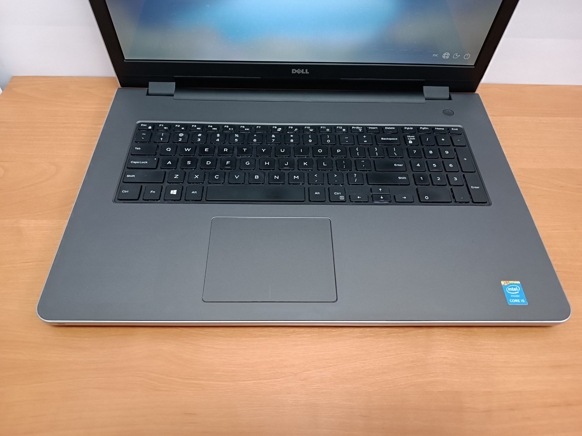 Ноутбук DELL 17.3" i5 5200u 8GB SSD 256GB Подсветка клавиатуры