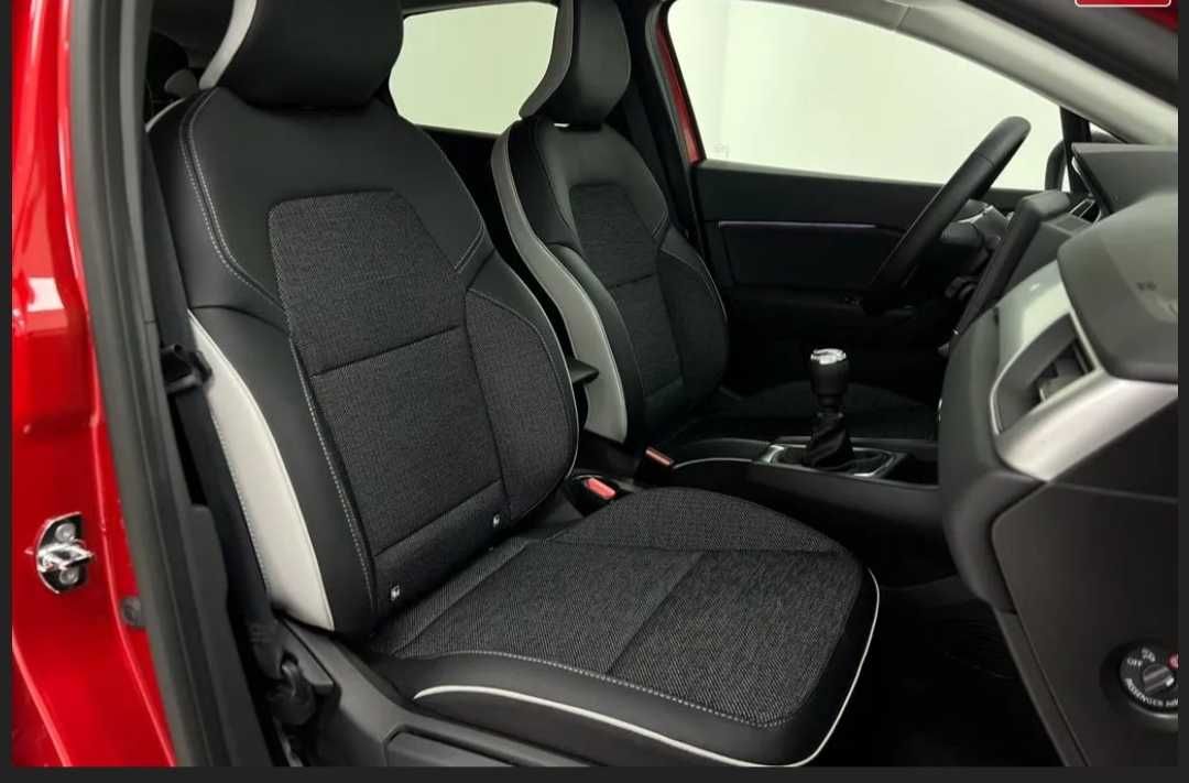 Renault Captur em estado novo