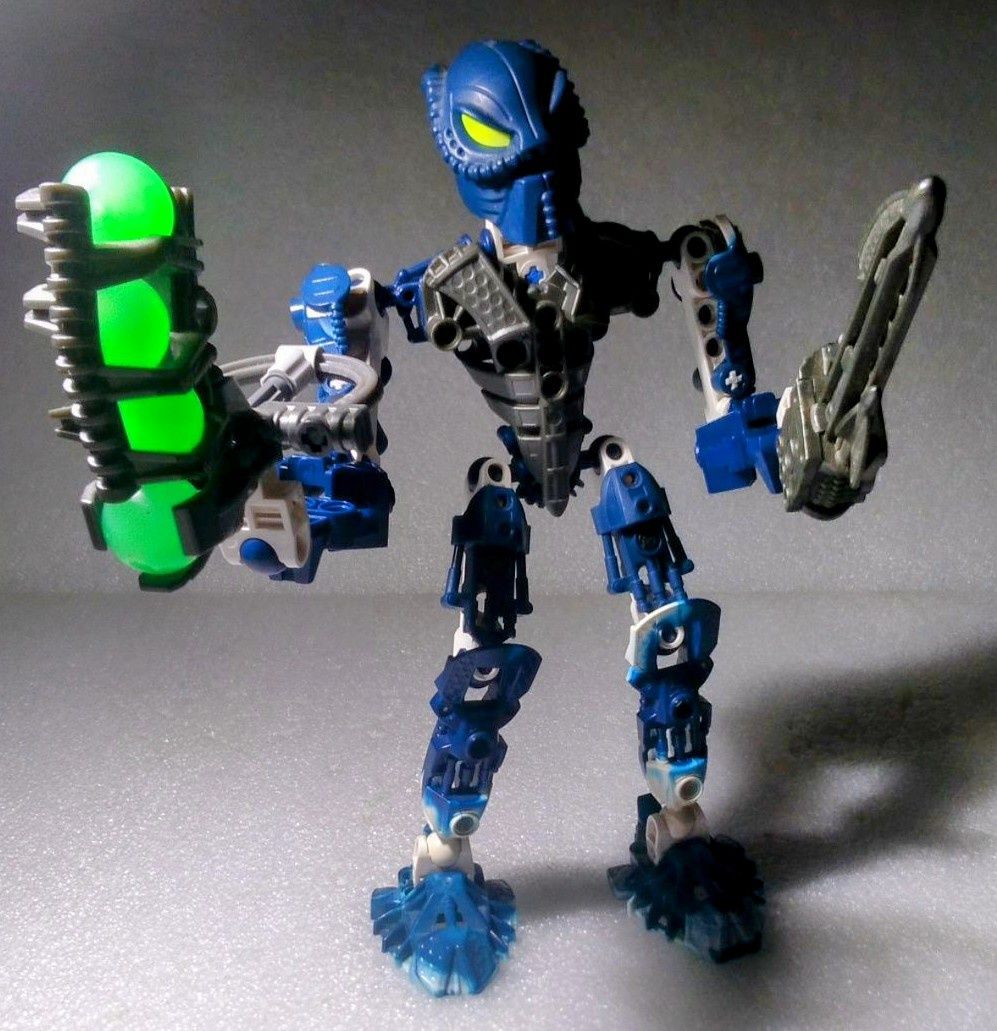 Figura Lego Bionicle Inika Toa hahli (8728) de 2006 completo com caixa