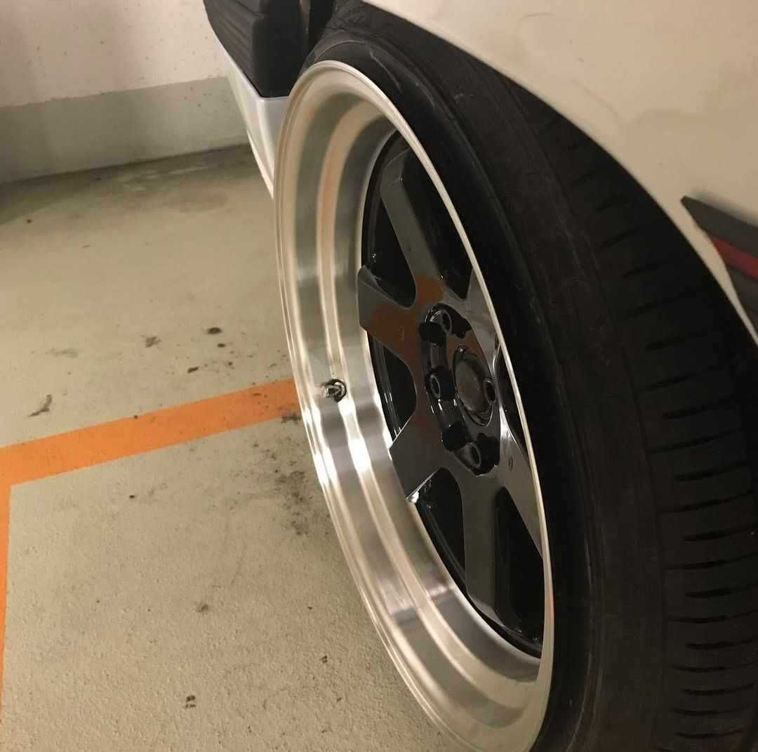 Japan Racing JR12 17" z oponami Nankang 4x100