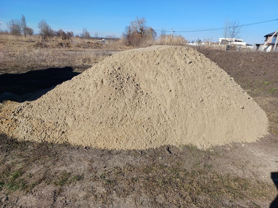 Срез асфальту, пісок, підсипка.