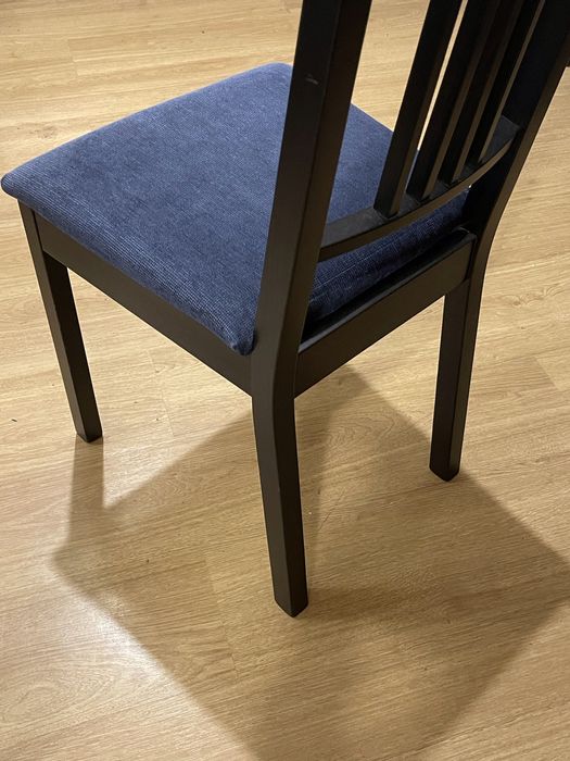 Mesa ikea 95x175 extensivel até 2,60 preta + 6 cadeiras