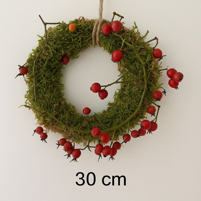 Wianek naturalny z mchu z dziką różą