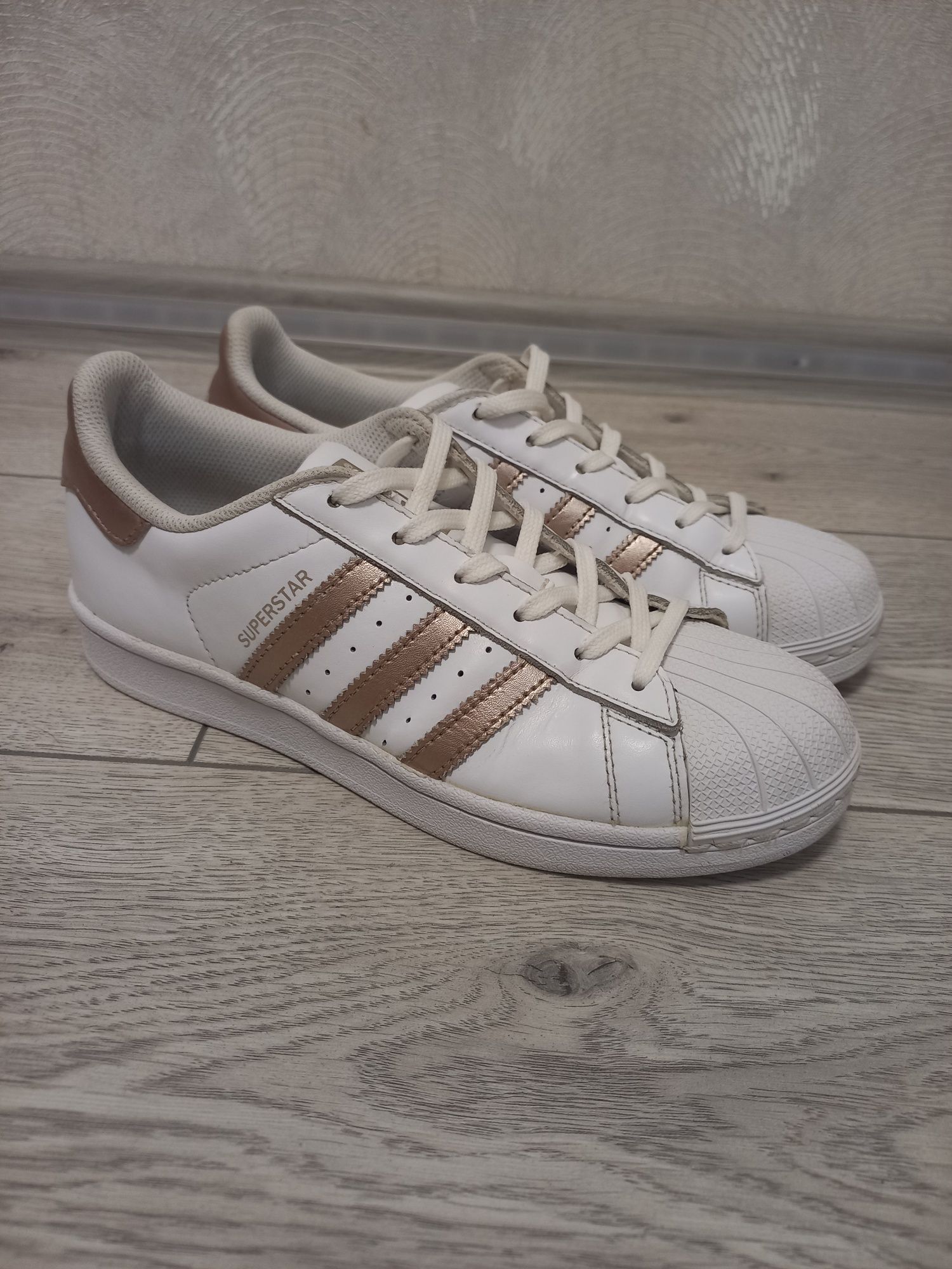 Кросівки adidas superstar 38р.