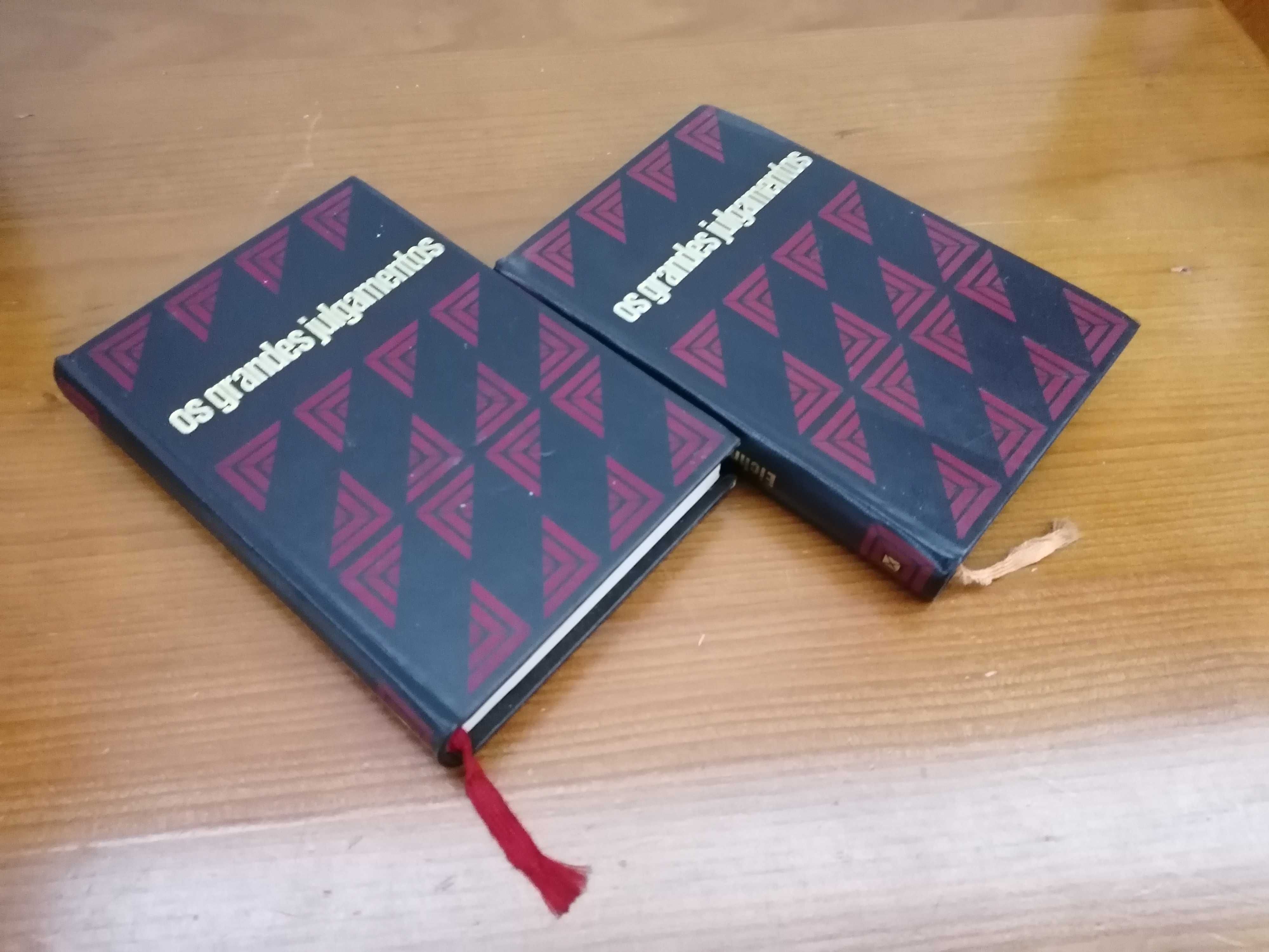 Coleção de livros sobre julgamentos famosos