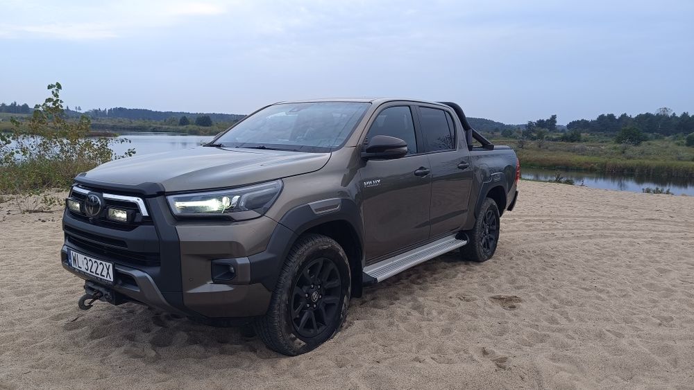 WYNAJEM pickupa Toyota Hilux