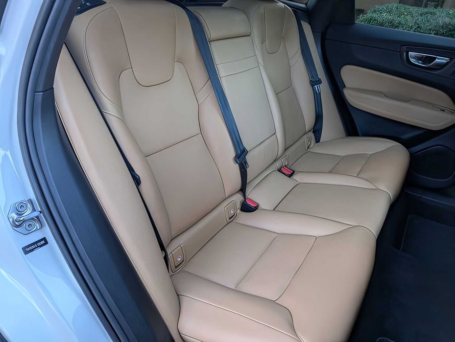 Volvo XC60      2020