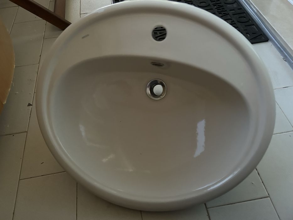Lavatório e misturadora