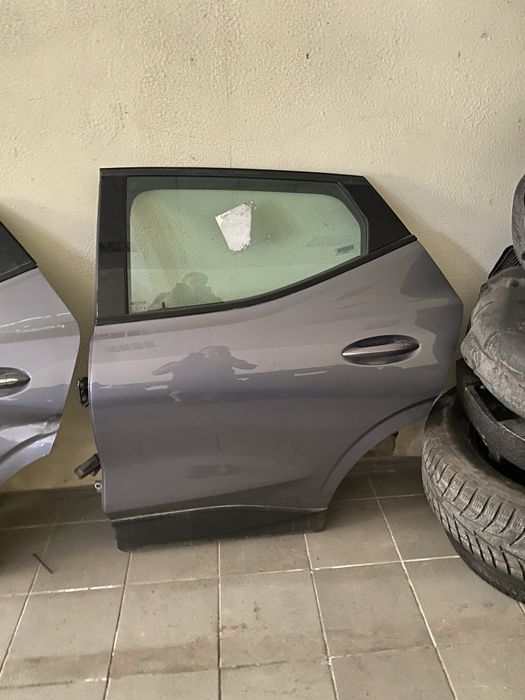 Двері Chevrolet Bolt EUV