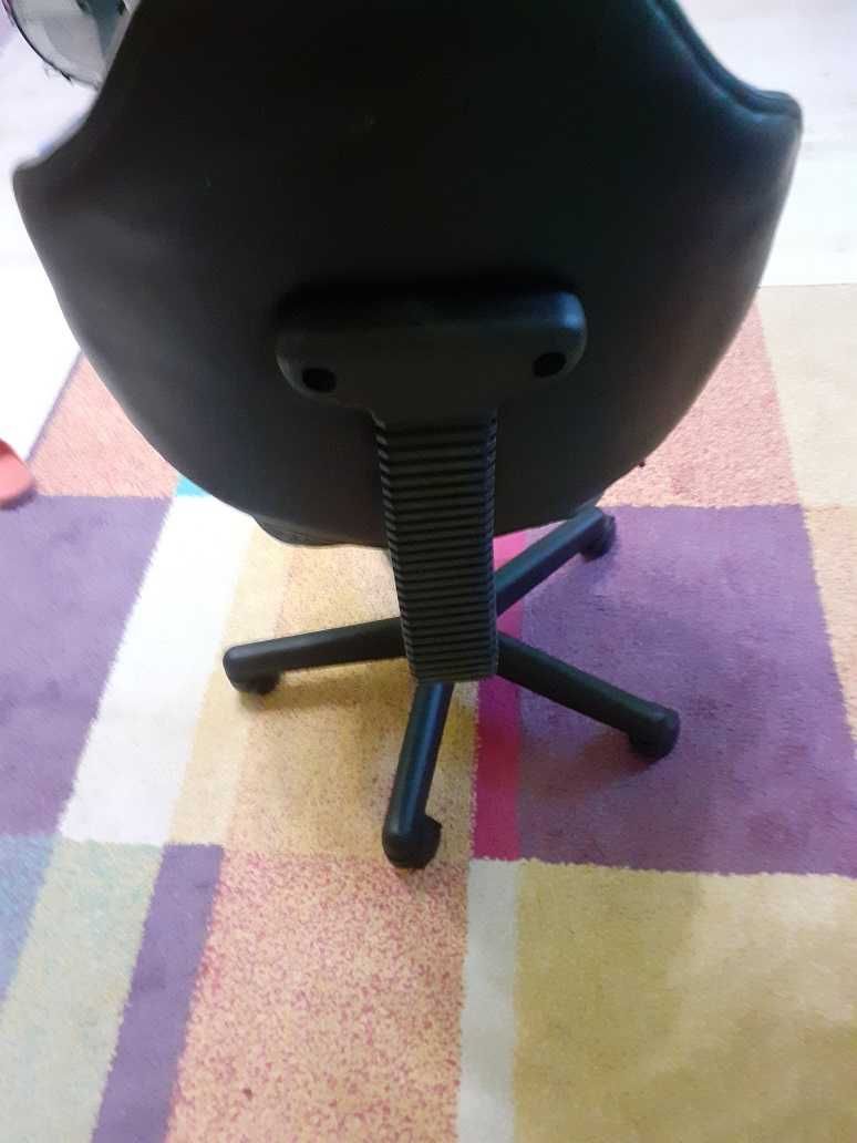 Fotel biurkowy dla dziecka