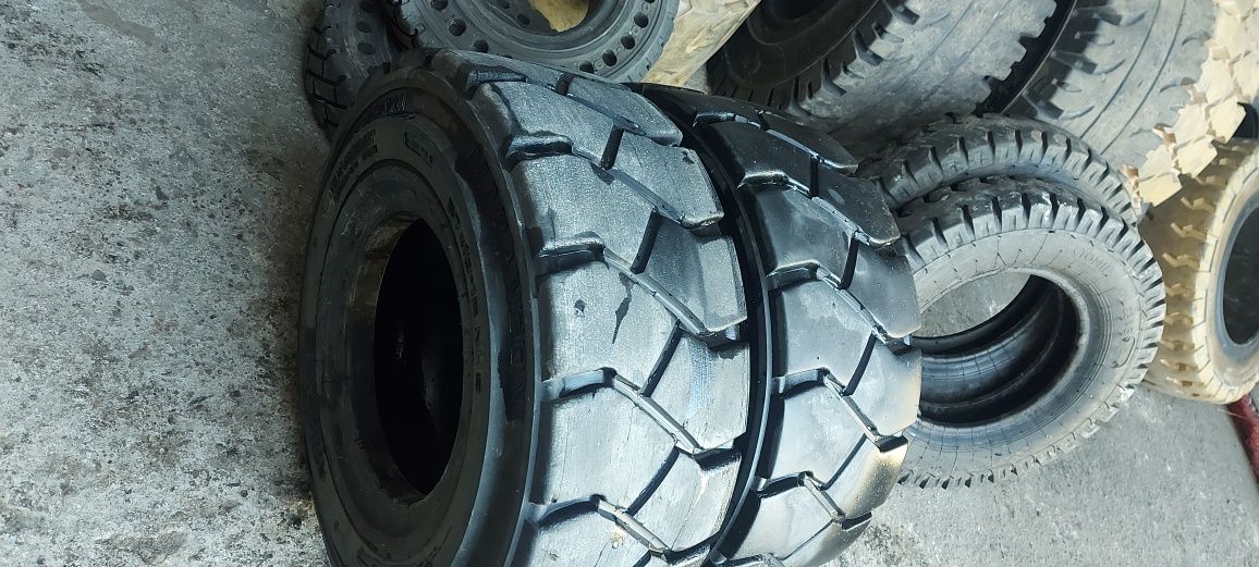 Opony 27x10x12 wózek widłowy