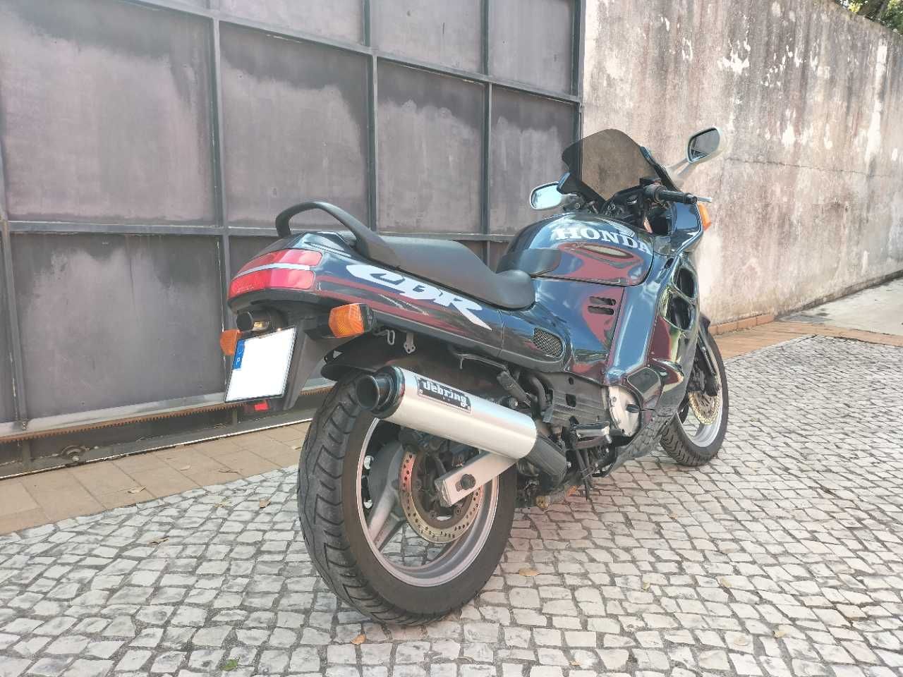 Honda CBR 1000F - isenta de IUC