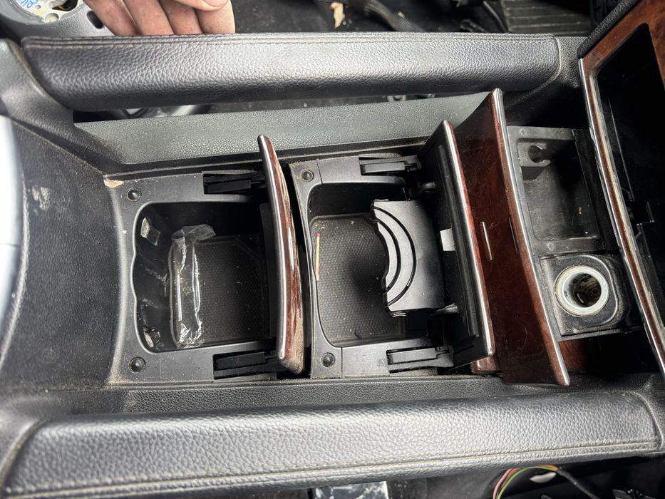 Подлокотник  оригенал Мерседес мл 164