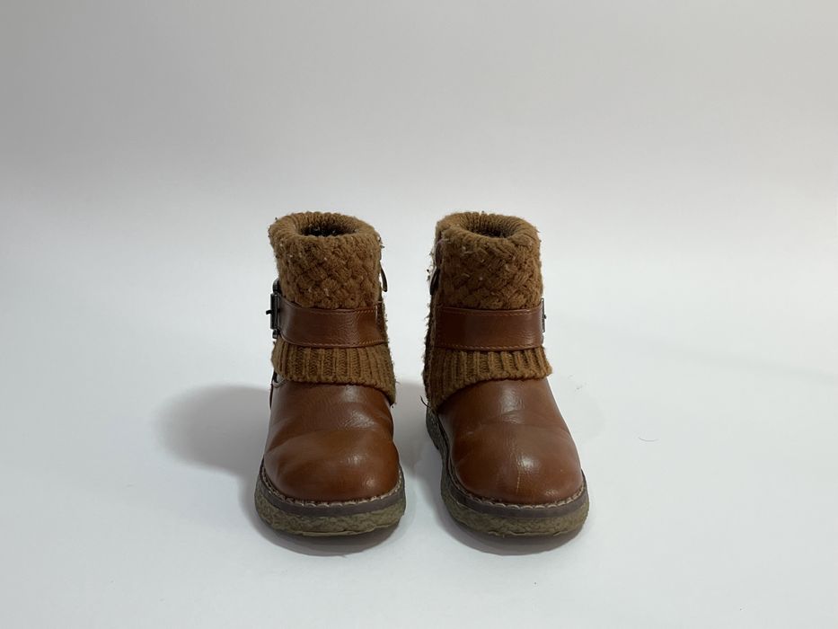 Bota de menina castanhas