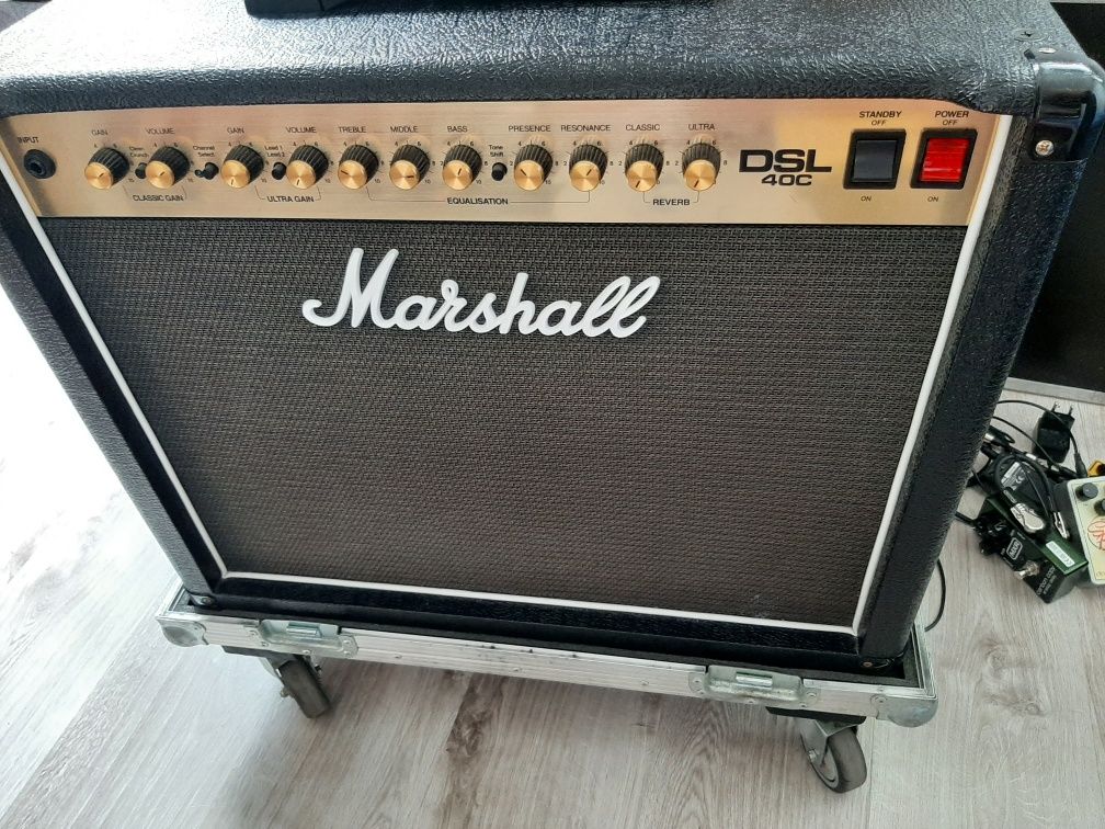 Combo lampowe Marshall DSL 40C + Case