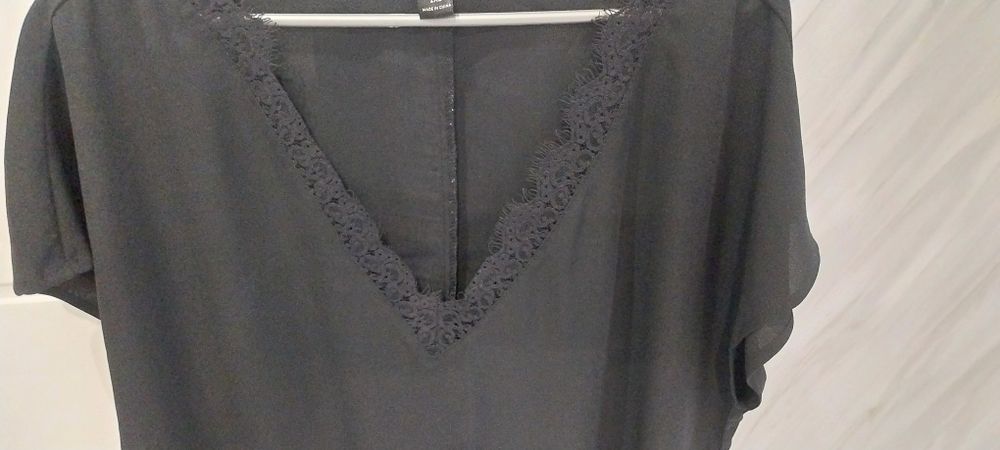 Bluzka r. XL/XXL z koronką NOWA