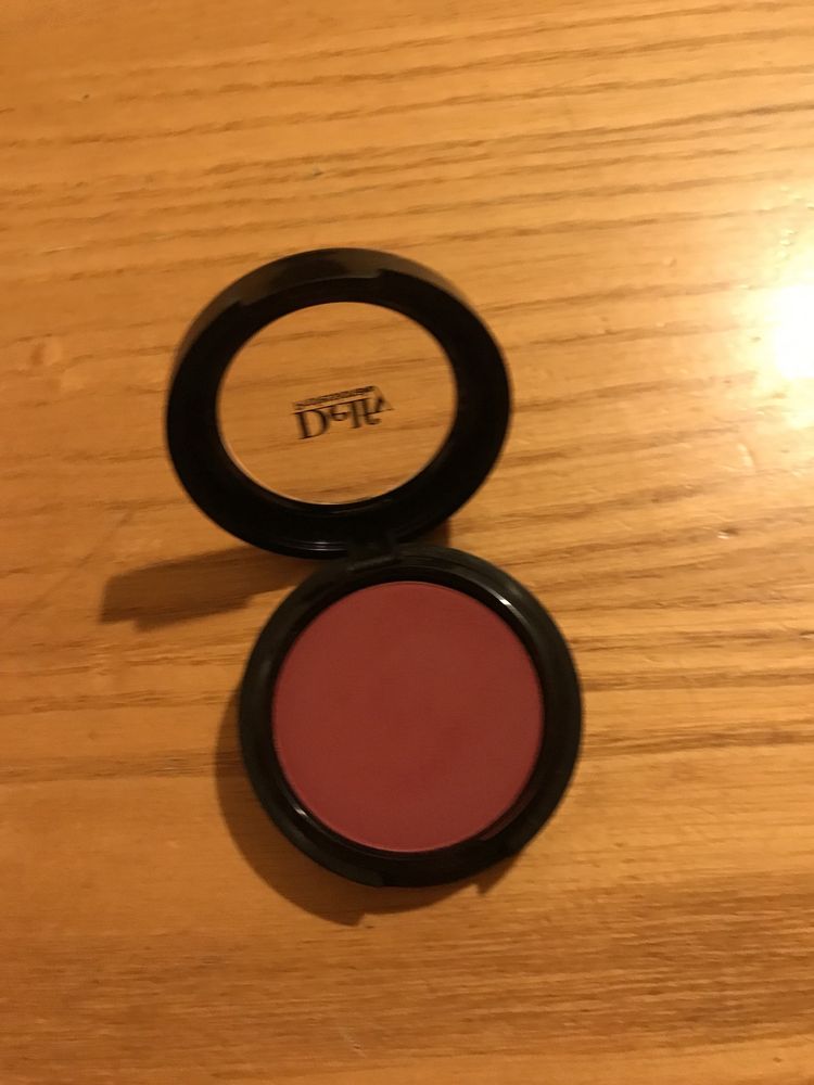 Cień do powiek Delfy berry eye shadow berry