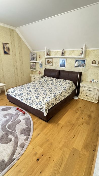 Продаж будинку з ремонтом на околиці міста