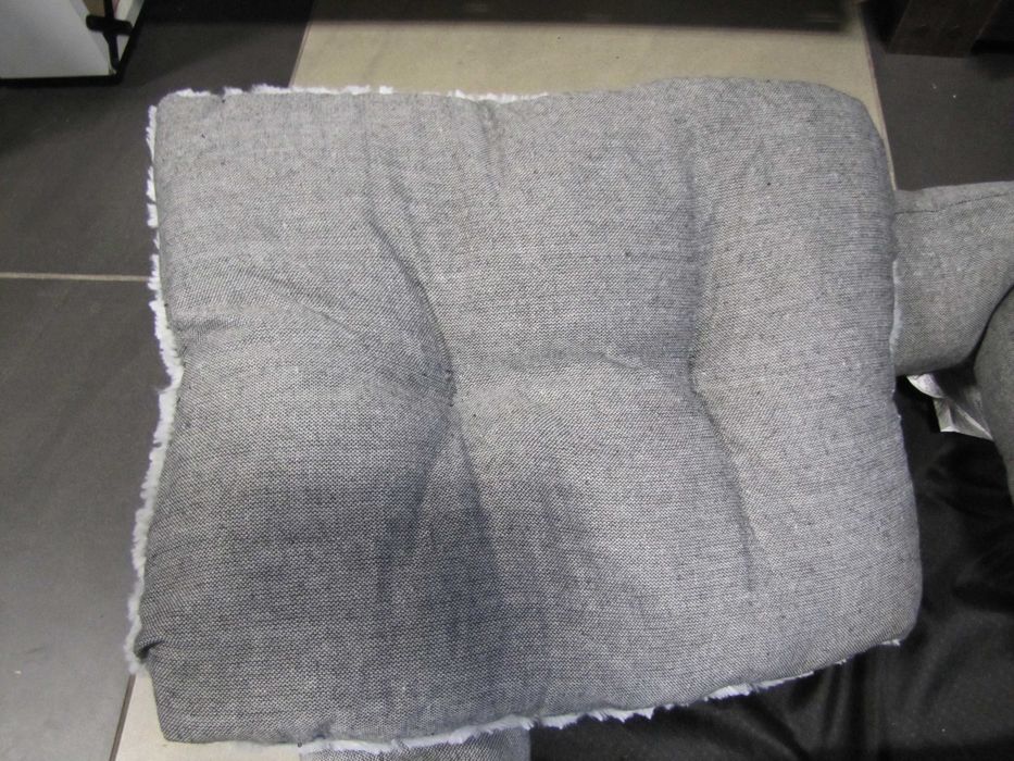 Legowisko dla psa z poduszką buda Feandrea szare