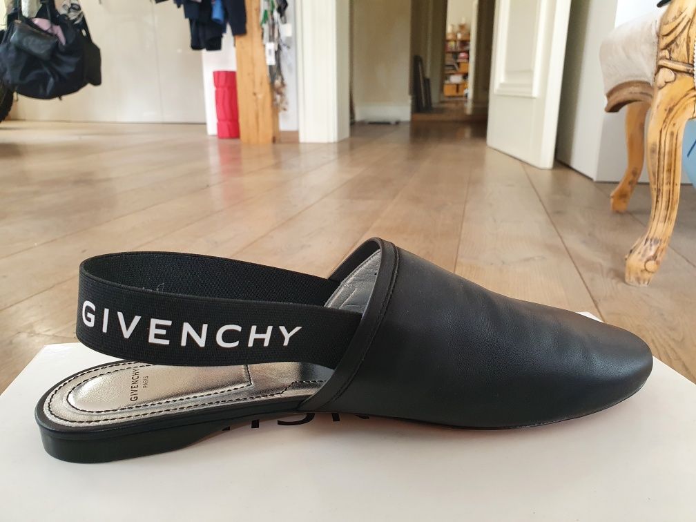 Sandałki damskie Givenchy