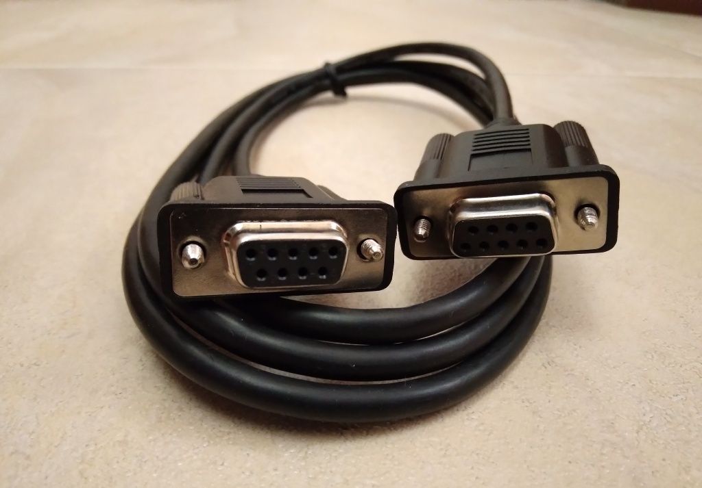 Кабель DVI, USB, RS-232, VGA