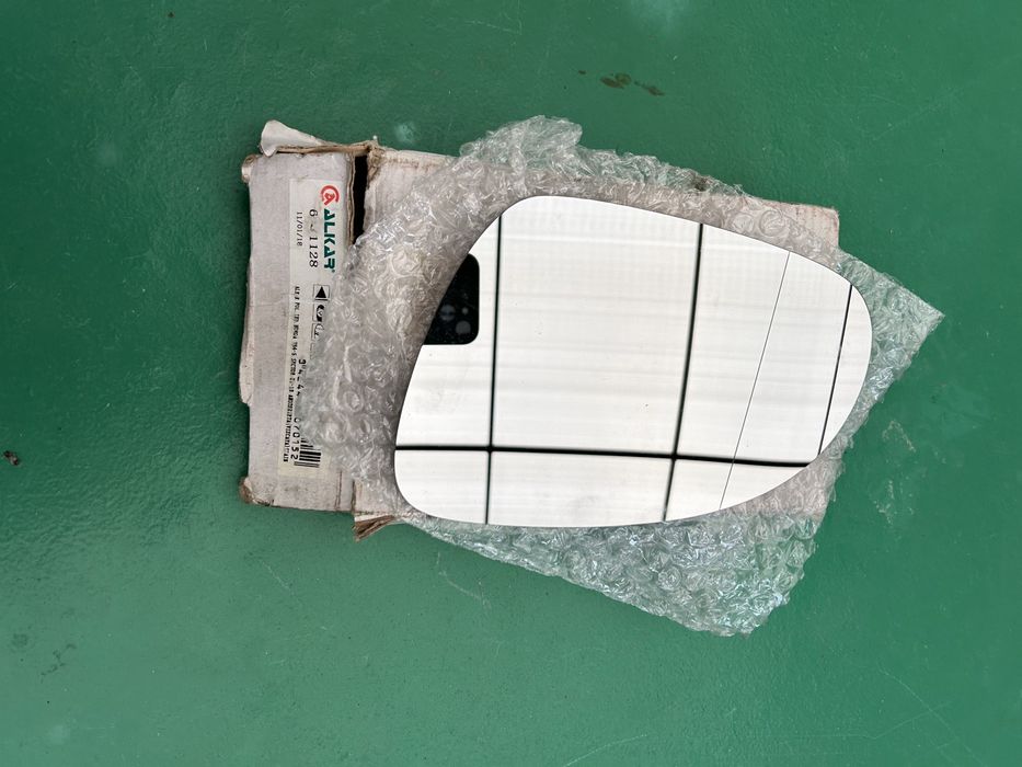 Продам зеркало владыш  фольцваген в 6