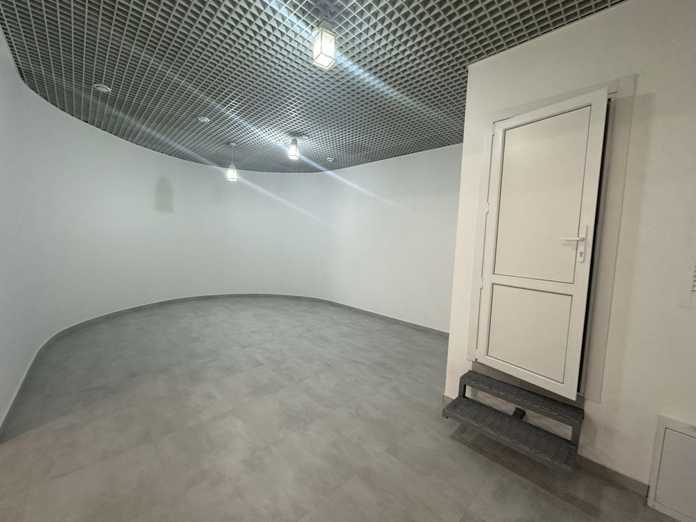 Продам в центрі міста приміщення 115м2
