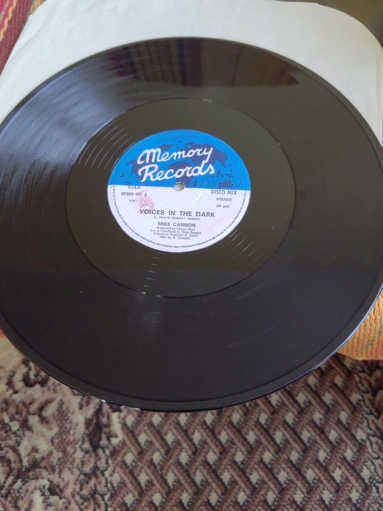 Mike Cannon - Voices In The Dark, 12"Maxi singiel winylowy Italo disco