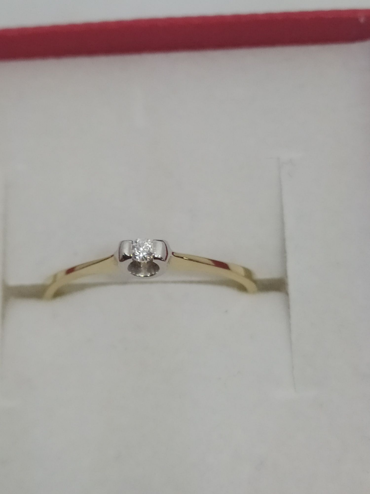 Piękny delikatny złoty pierścionek zaręczynowy żółte i białe złoto 585