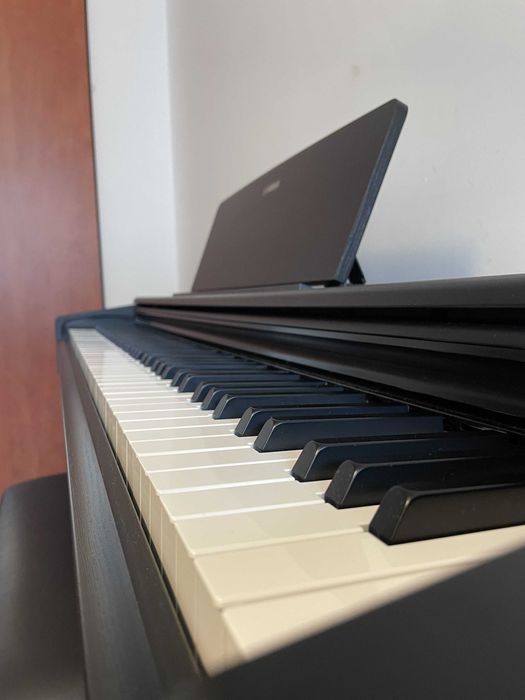 Pianino Cyfrowe Yamaha YDP-145 – Zestaw z ławą.