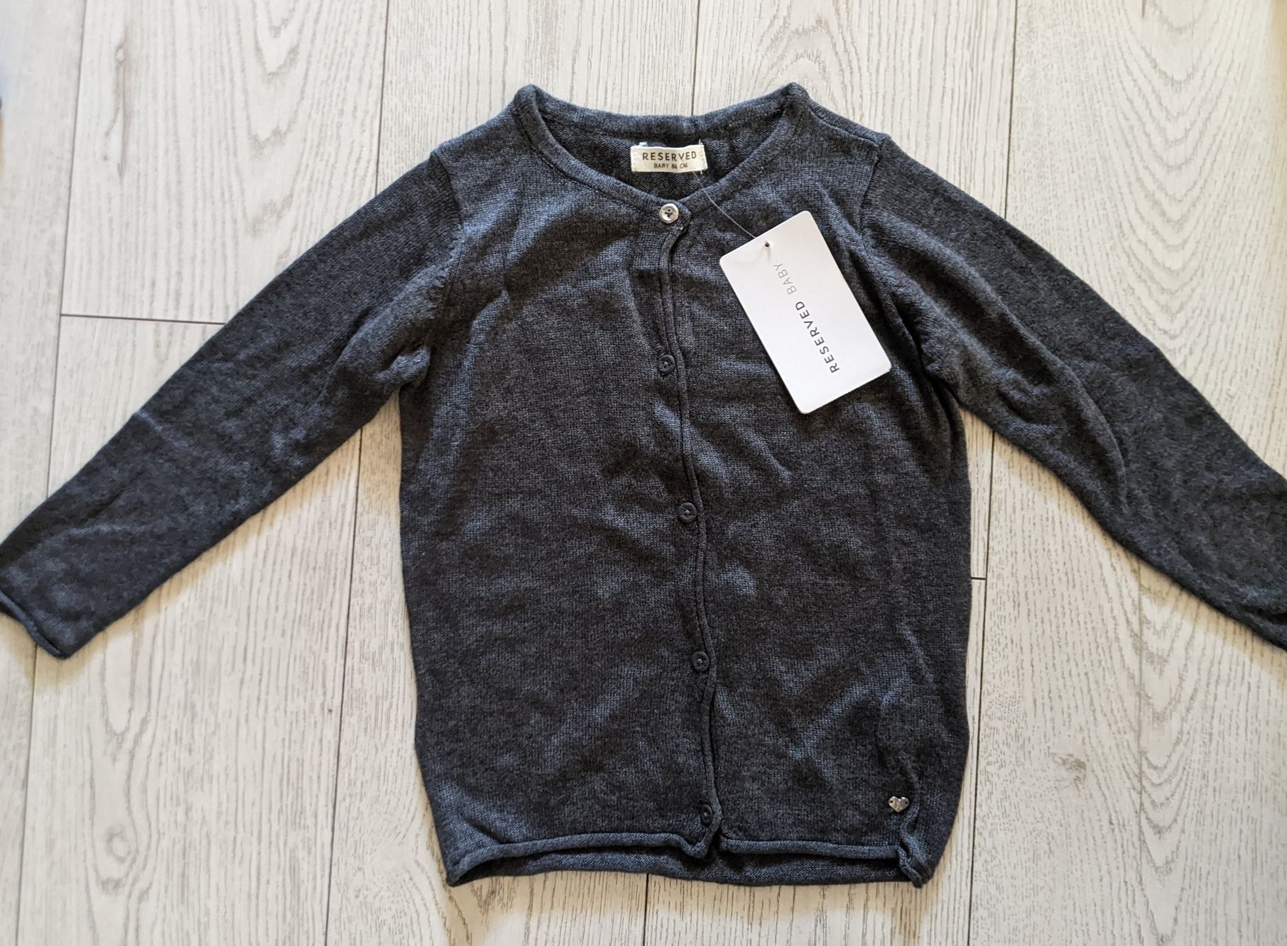 NOWY elegancki sweter dziewczęcy r. 86 reserved szary