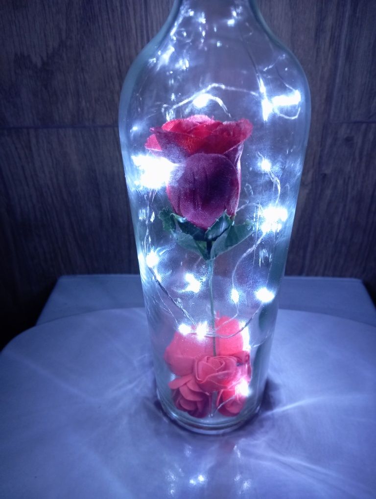 Róża butelka lampka na prezent