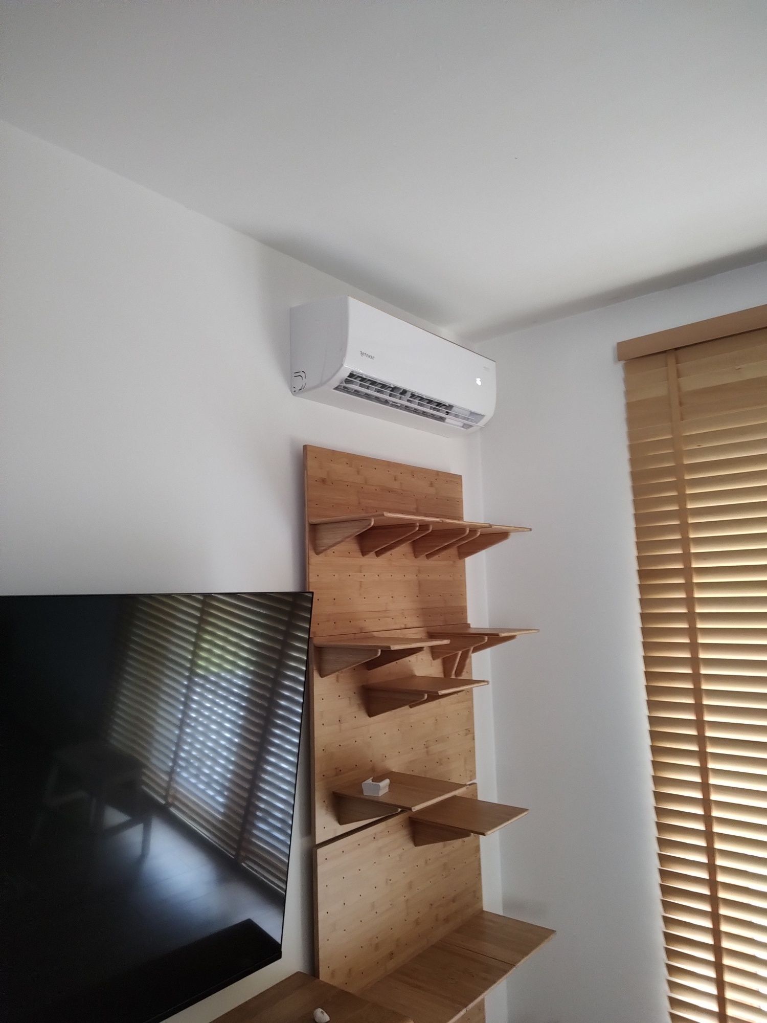 Klimatyzator z montażem Rotenso Roni 2,5kW z WIFI