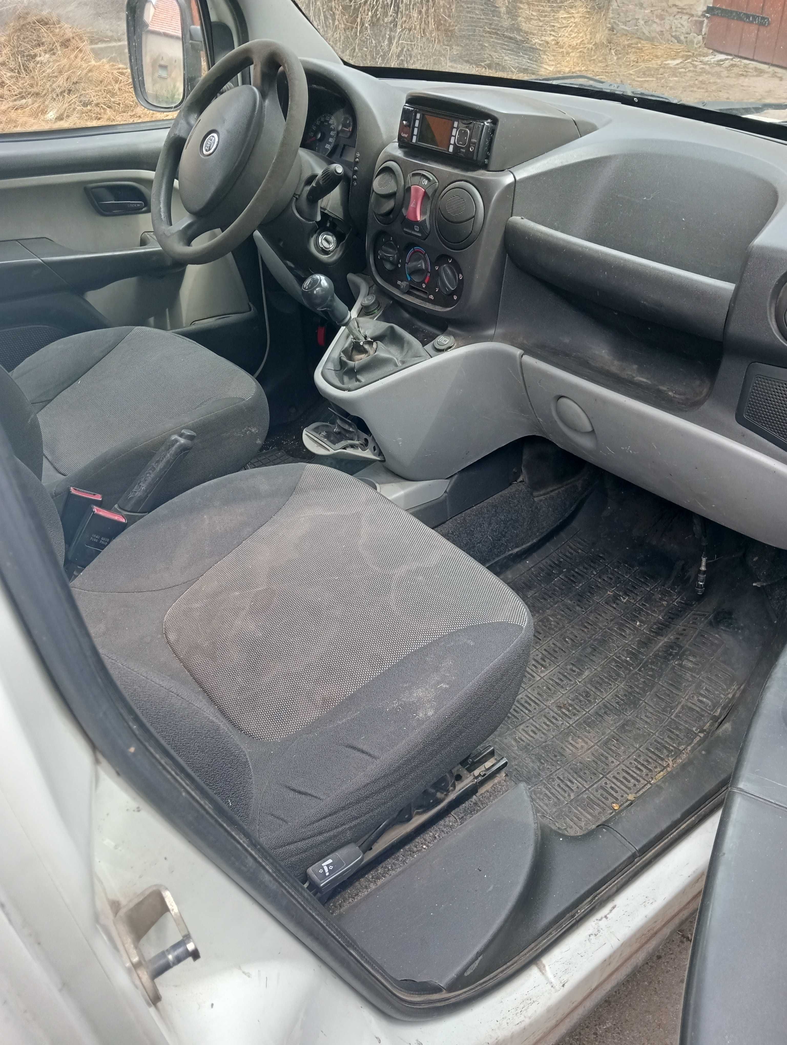 fiat doblo białe