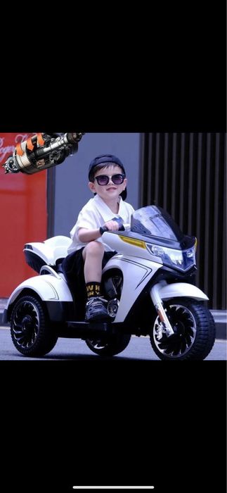 Дитячі електромобілі та мотоцикли