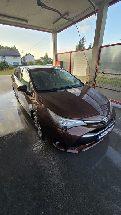 Toyota avensis 2015