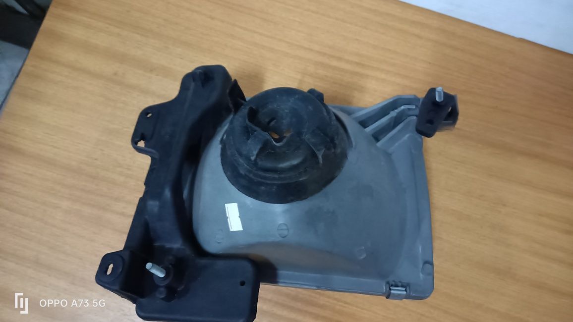 Farol Nissan Navara D22 ótica esquerda Depo
