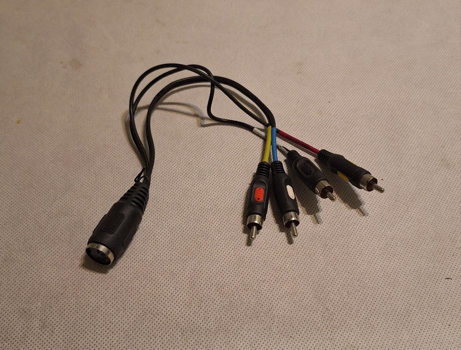 Przejściówka 4 RCA - Din 5pin