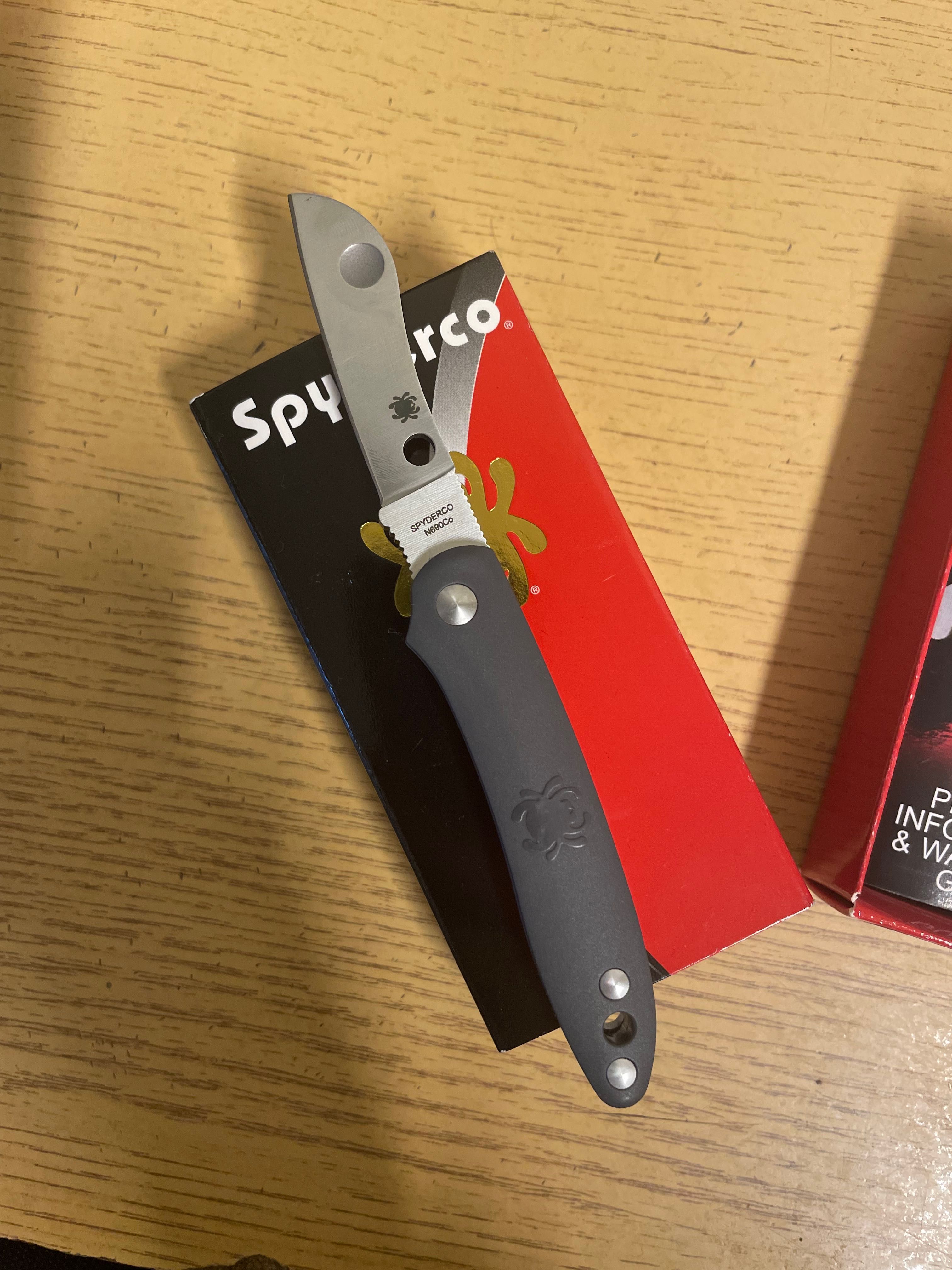 Nóż spyderco roadie gray. n690 made in Italy. NOWY