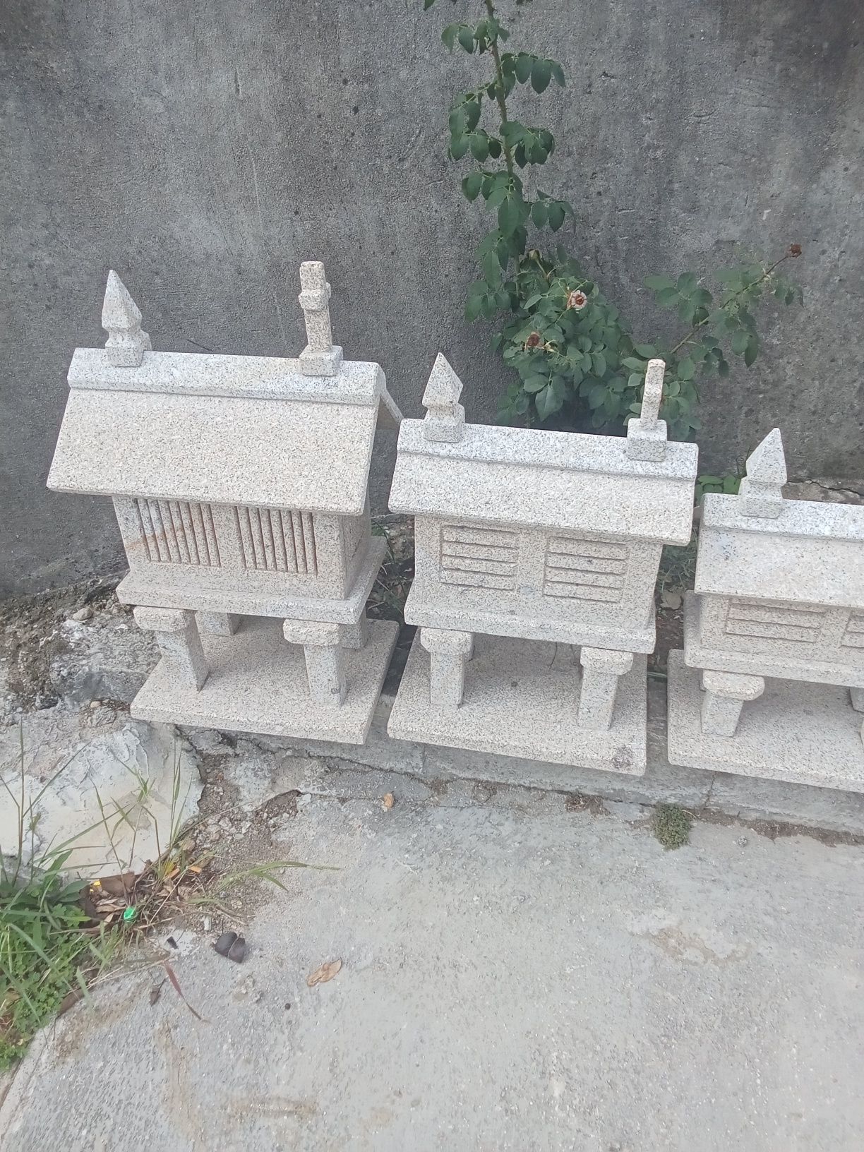 Espigueiros pequenos