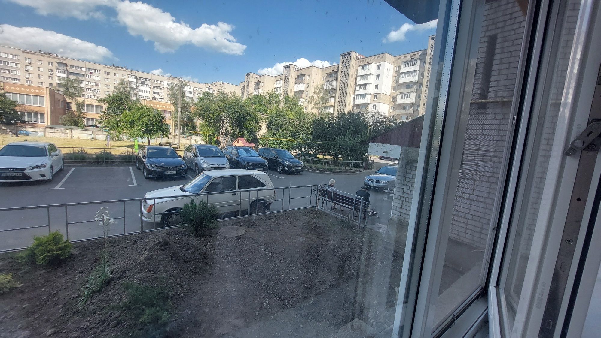 Продам 3-кімнатну квартиру. Вул.Грецька,4.