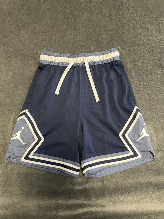 Шорты Jordan.