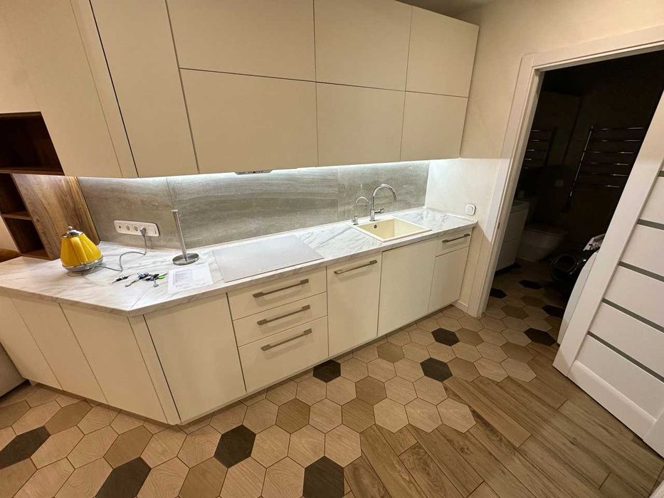 Двокімнатна Новобудова  Левада 2поверх  88000