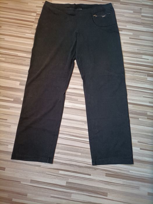 Sprzedam spodnie dresowe damskie