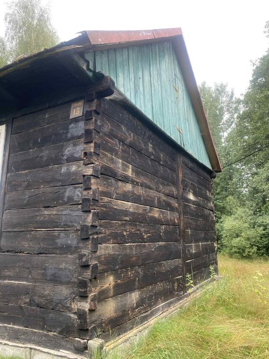 Drewniany dom do rozbiórki