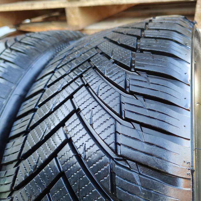 Komplet opon całorocznych 215/55r16