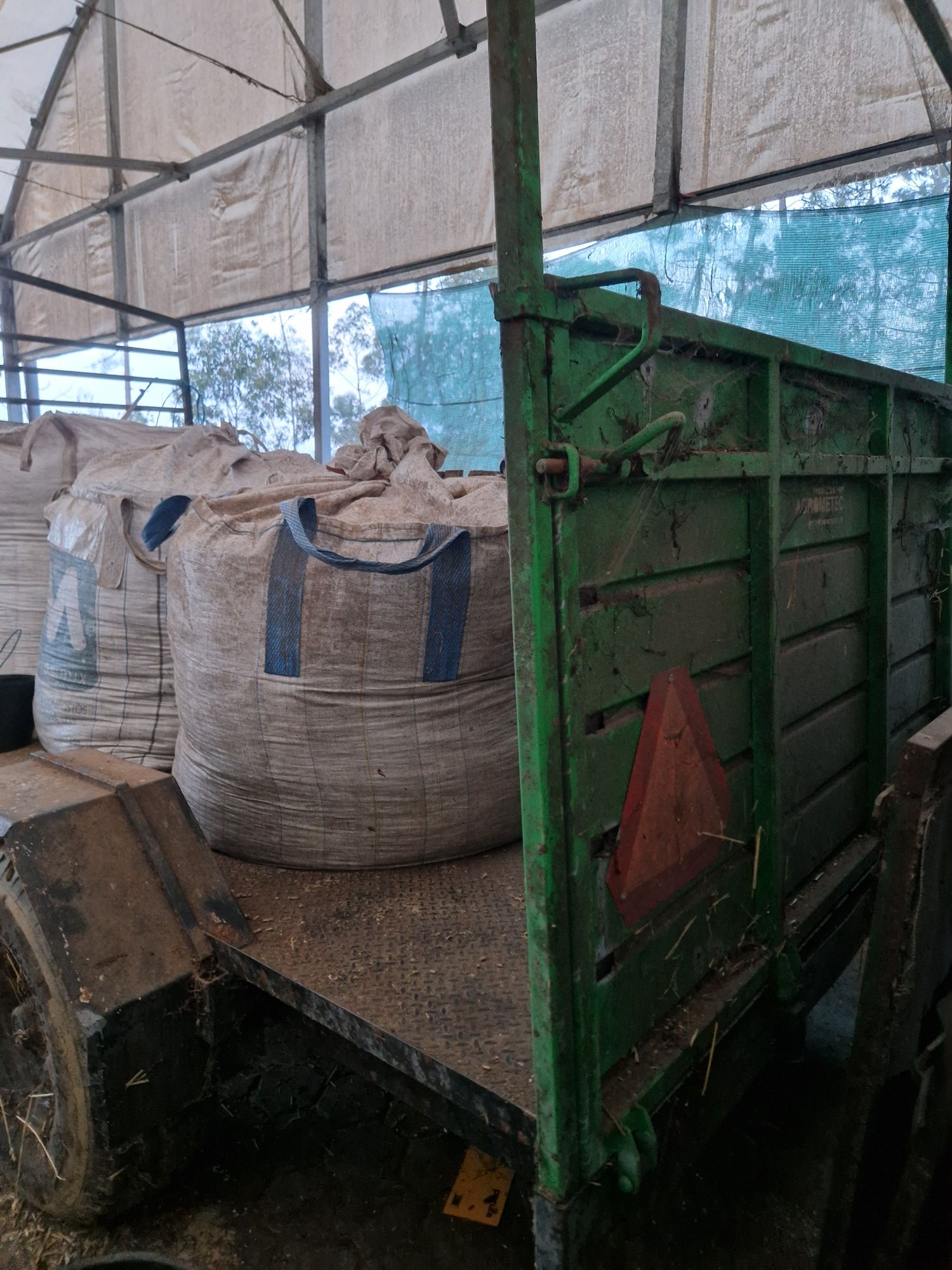 Reboque agricola para tasporte de animais