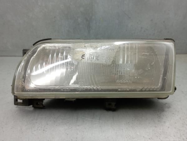 Ótica / farol esquerda NISSAN Primera Sedan (P10)