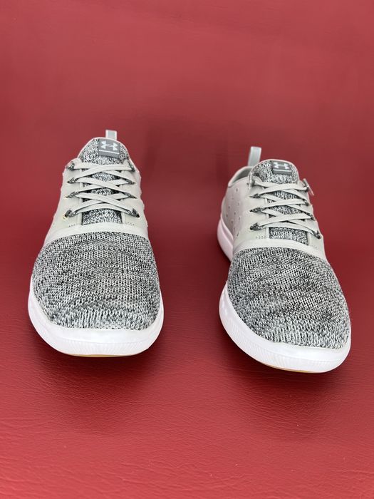 Кросівки  43р. Under Armour Charged 24/7 Low