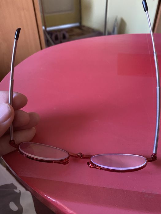 Складывающиеся очки в футляре